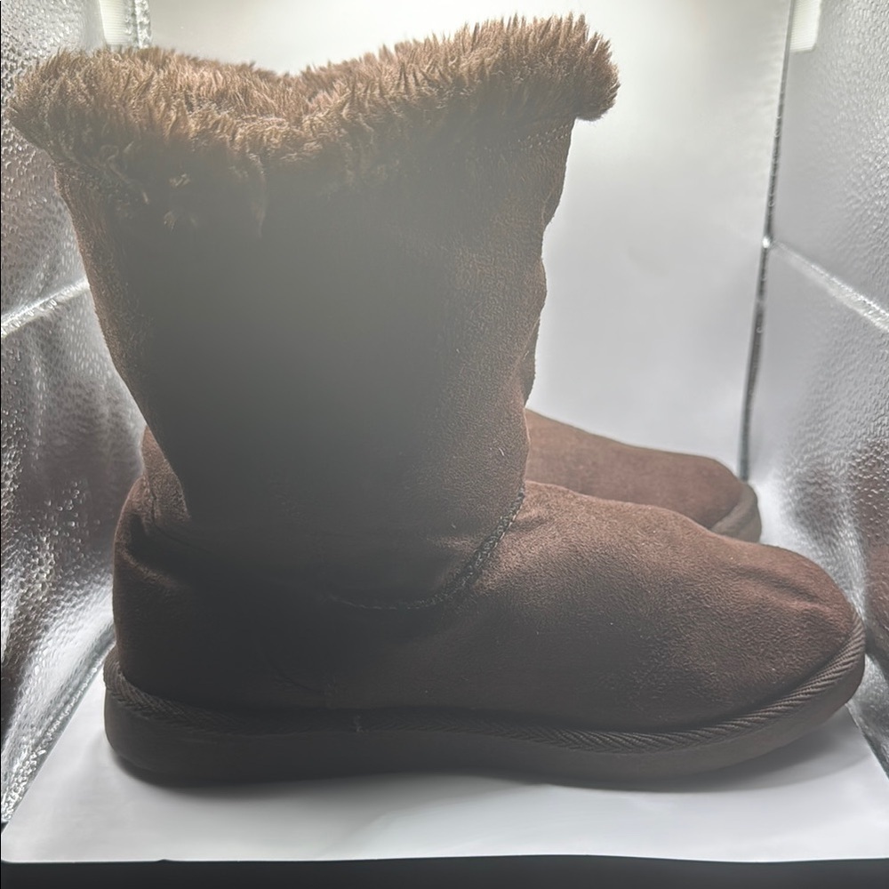 Airwalk Brown Winter Boots with Faux Fur Trim - Picture 3 of 10